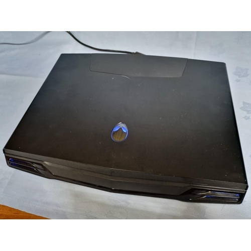 176 - Dell Alienware M17X 788F Laptop Computer, 17.3'' Screen, Intel Core i7, 1.6GHz, 6GB RAM, 450 GB HD, ... 