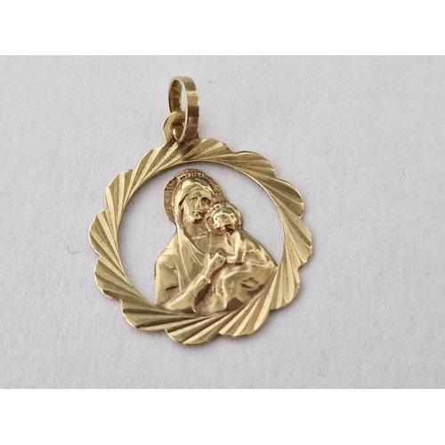 136 - 18ct Gold Mary & Jesus Round Pendant, (Approx. 0.7g, Ø: 12mm)