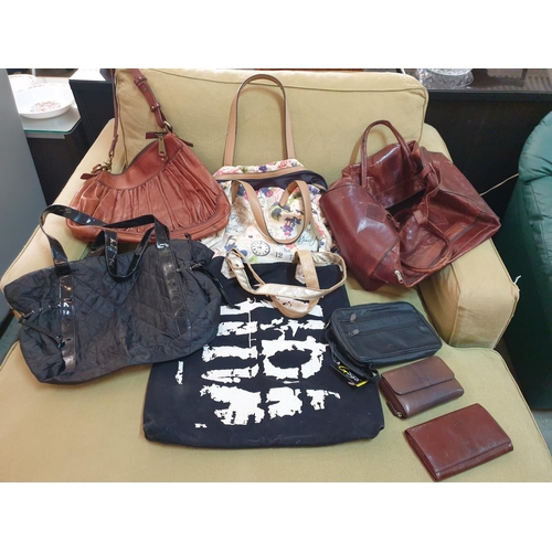 99 - Various Ladies Handbags inc; Leather and Fashionable, Men's Wallet and Others