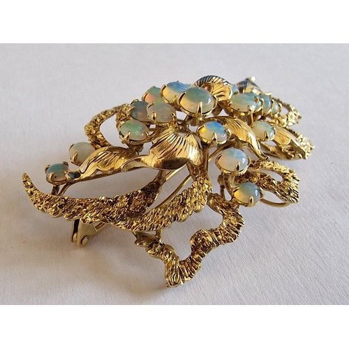 104 - Decorative 14ct Gold and Opal(?) Broach with Leaf Patterns Set with 20 x Round Opals(?), (Each Appro... 