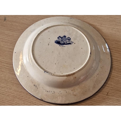 174 - Persian Blue & White Plate with Emblem of Shah (Ø: 23cm)