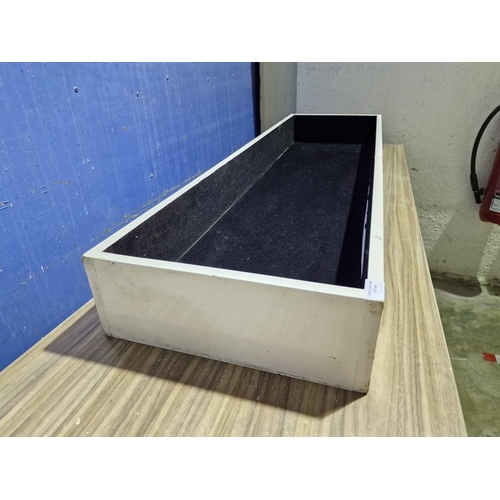 418 - White Colour Display Unit / Showcase with Black Felt Lining, (Approx. 141 x 40 x 15cm)