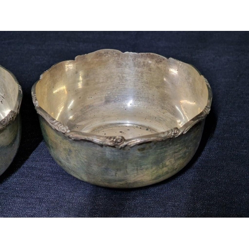 129 - Pair of Egyptian(?) Silver Bowls with Decorative Rim, (Approx. Ø: 11cm, H: 5cm, 136g and 151g), (2)