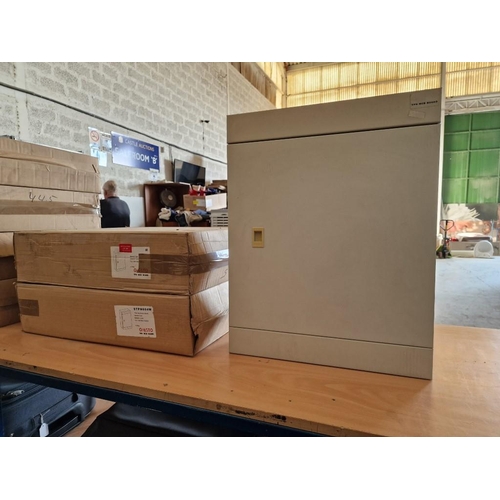 842 - 2 x 'Onesto' TPN Distribution Board / Cabinet with Metallic Cover, 4 Way, (Model: STPN604M), in Boxe... 