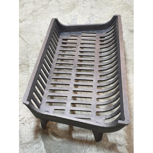 161A - Solid Cast Iron Fire Grate (L:65.5cm x W:31cm x H:13.5cm)