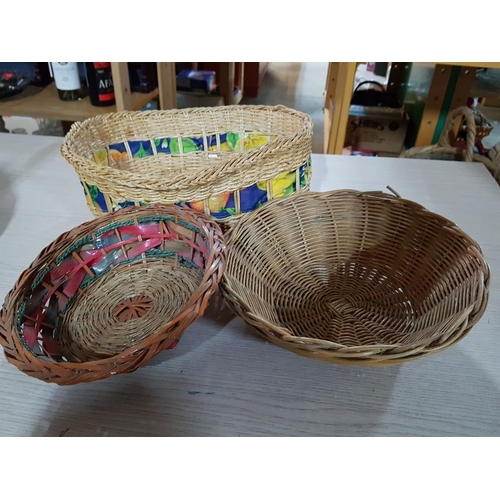 83 - Collection of Assorted Wicker Items; Flat Bread Tray, Baskets, etc (12)