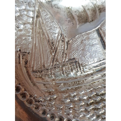 121 - Small Silver (.830) Dish with Sailing Ship Pattern, Total Weight 23gr (Ø8cm)