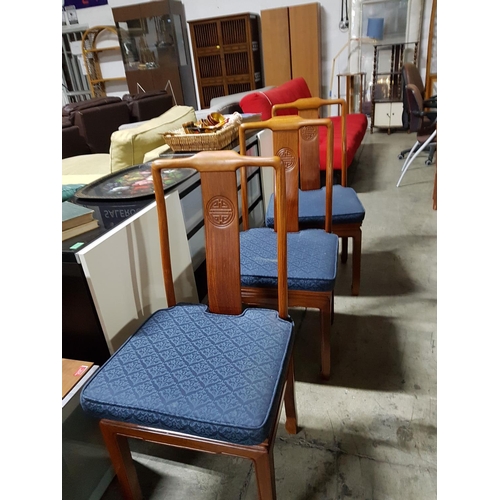 67 - Oval Large Extendable Dinning Table with 8 x Dinning Chairs with Blue Fabric Seats and Chinese Patte... 