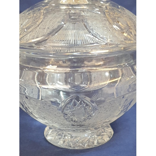 309 - Bohemia Crystal Large Bon Bon Dish with Lid (H:18.5cm x Ø13.5cm)