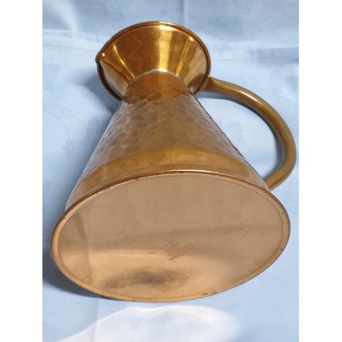 313 - Vintage Style Copper Jug (H:19cm) and Decanter / Flask (H:24cm)