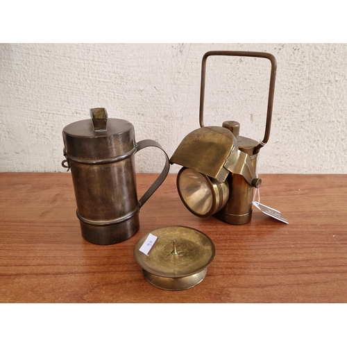 116 - A WWII Australian Electric Kempthorne Lantern / Lamp with Lens Cover and Belt Clip. Marked 'Lamps El... 