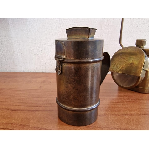 116 - A WWII Australian Electric Kempthorne Lantern / Lamp with Lens Cover and Belt Clip. Marked 'Lamps El... 