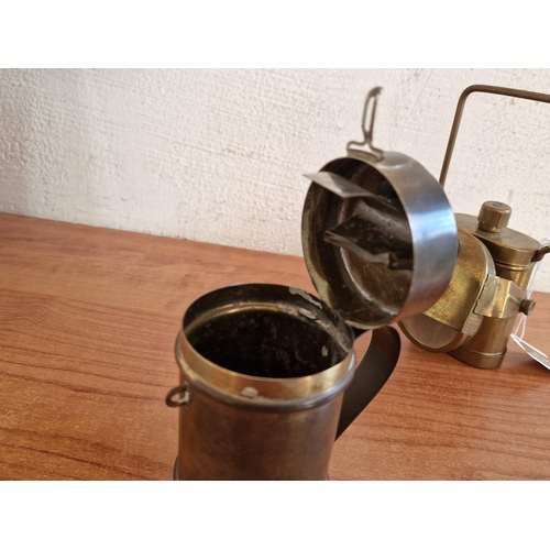 116 - A WWII Australian Electric Kempthorne Lantern / Lamp with Lens Cover and Belt Clip. Marked 'Lamps El... 