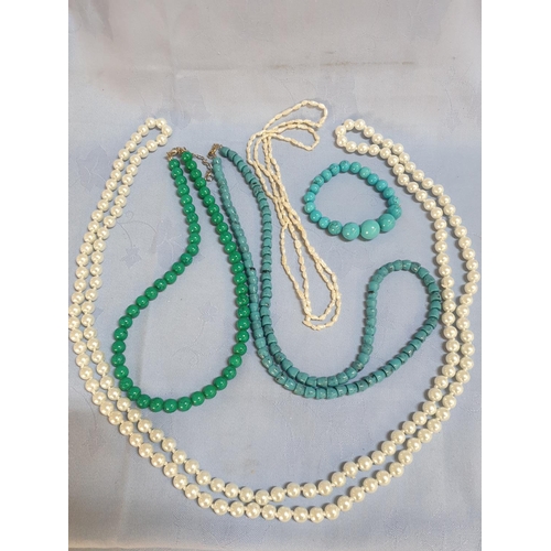 241 - Collection Costume Jewellery inc; Pearls, Necklaces, Natural stone, Necklaces and Others (7)