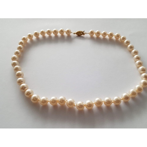 288 - 2 x Retro Pearl Necklaces