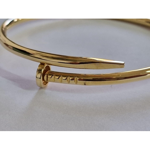 48 - Modern / Designer 14ct Gold Bracelet with Curved 'Nail' Design, (Total Weight Approx. 14.1g)