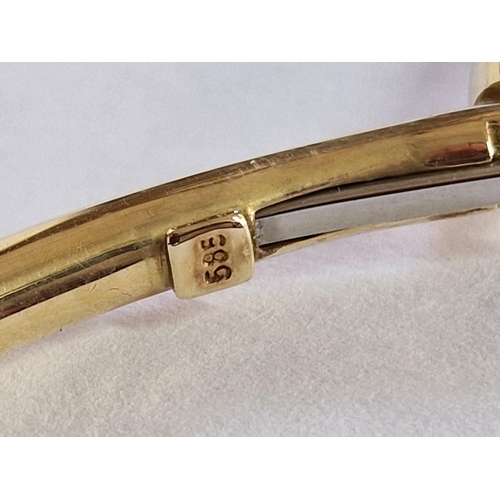 48 - Modern / Designer 14ct Gold Bracelet with Curved 'Nail' Design, (Total Weight Approx. 14.1g)