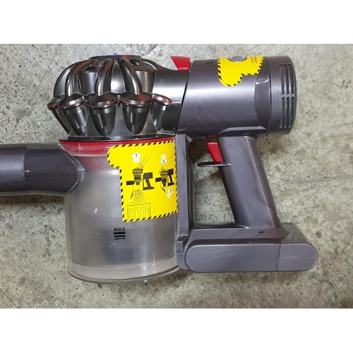 95 - Dyson V7 Animal Cordless Handheld Vacuum Cleaner *Basic Test and Working*