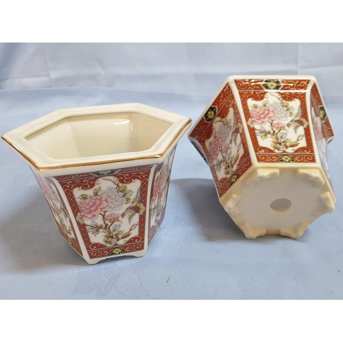 156 - Pair of Hexagonal Small Porcelain Plant Pots with Chinese Chrysanthemums Pattern (Ø14cm x H:10cm)