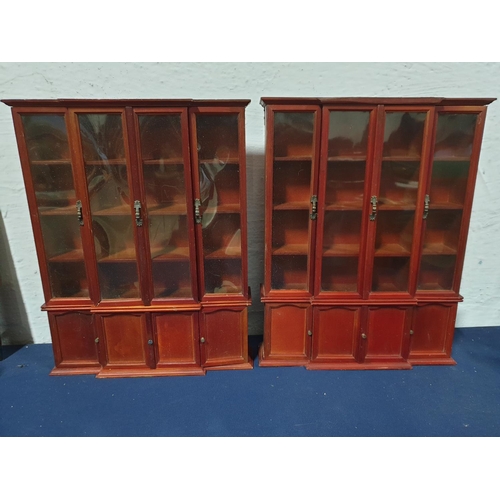 275 - 2 x Similar Small Display Cabinets (47 x 37 x 7.5cm each) Wood / Plastic Front Door (A/F)