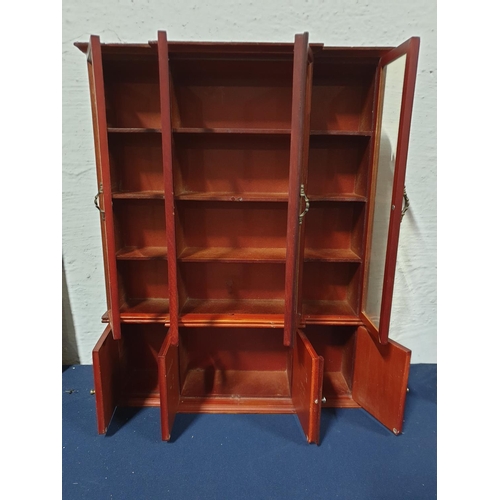 275 - 2 x Similar Small Display Cabinets (47 x 37 x 7.5cm each) Wood / Plastic Front Door (A/F)