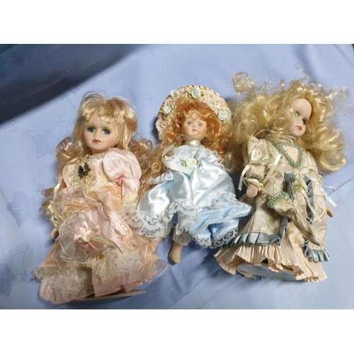 279 - Large Collection of 15 x Different Porcelain and Others Small Dolls in Large Wicker Basket (34 x 44 ... 