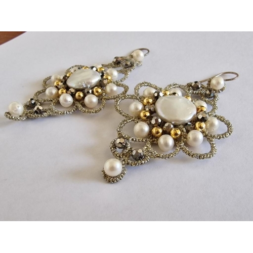 93 - Pair of Decorative Earrings with Pearl Effect (2)