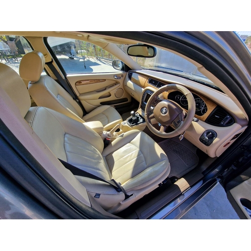 24 - Jaguar X-Type, (2007), 2.2Ltr 6-Speed Manual, 173,500 Miles, Diesel, Climate Control, Cruise Control... 