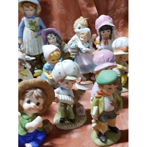 186 - Large Collection of 15 x Different Retro Ceramic / Porcelain Figurines