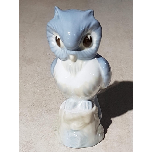 324 - Porcelain Owl Figurine by Miguel Requena Valencia Made in Spain (H:16cm)