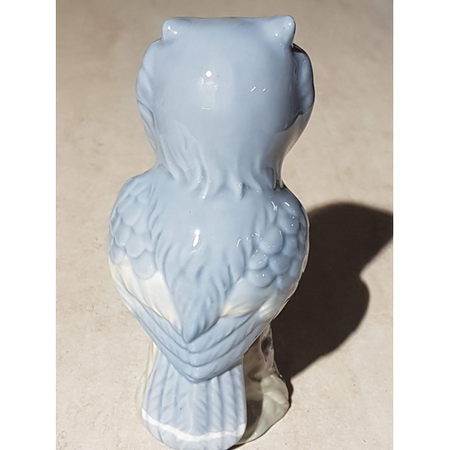 324 - Porcelain Owl Figurine by Miguel Requena Valencia Made in Spain (H:16cm)