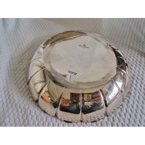 164 - Vintage Silver Plated Oval Shape Chaffing / Warming Dish (Approx. 36 x 22 x 20cm Overall), Together ... 