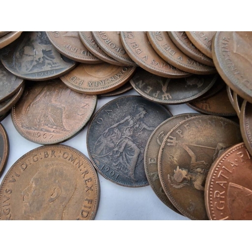 159 - Large Collection of Early / Vintage English One Penny Coins