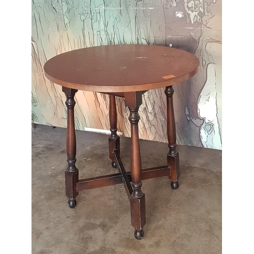 297 - Vintage Style Circular Occasional Table with Four Tapering Legs with Finish in a Pad Foot and All Fo... 