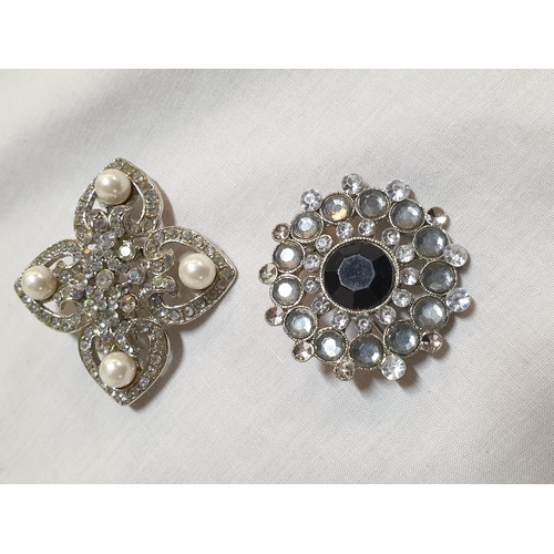 388 - Collection of Vintage Style Brooches (4)