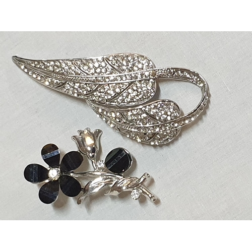 388 - Collection of Vintage Style Brooches (4)