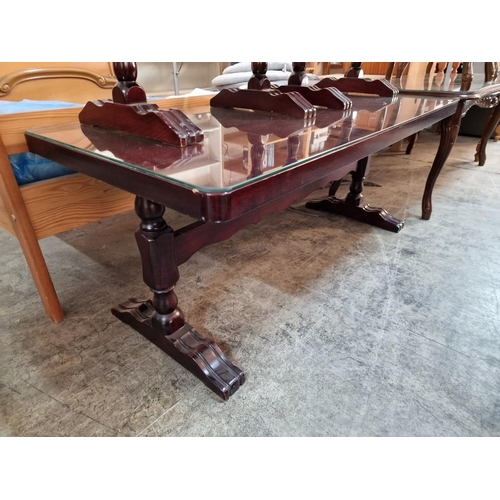 85 - Set of 3 x Matching Coffee Tables; Dark Wood with Turned Legs and Carved Feet, under Glass Covers, (... 