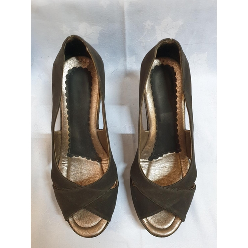 301 - Black Platform Sandals, Size 39