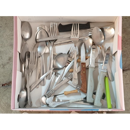 581 - Collection of Assorted Cutlery and Kitchen Tools inc; Pizza Cutter, Can Opener and Others