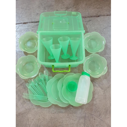 583 - Picnic Box inc; Plastic Container, Plates, Bottle, Plastic Glasses