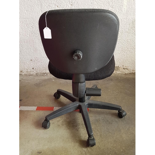 591 - Grey Fabric Swivel Office Chair