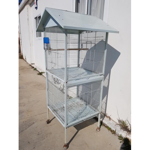 90 - Steel Pointed Top Floor Bird Cage with Wheels (60 x 60 x 166cm)