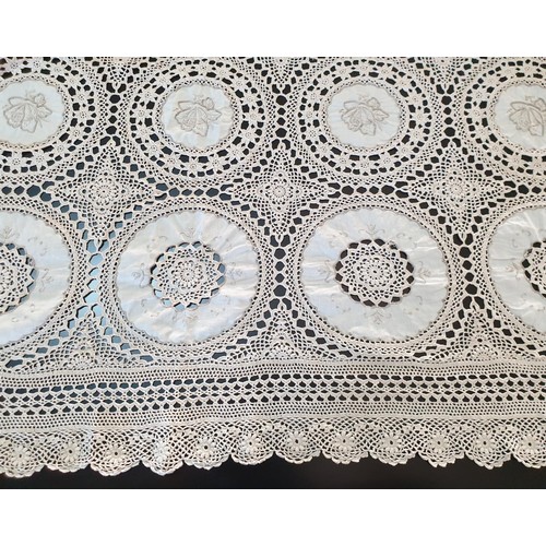 516 - Cotton Hand Made Traditional Table Cloth (280 x 180cm)