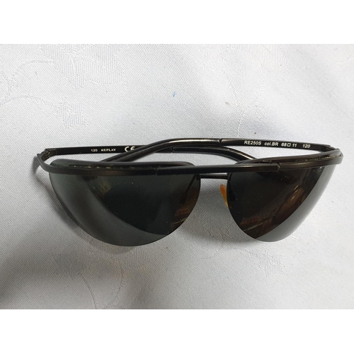 290 - Vintage Replay Black Men's Metal Framed Sunglasses