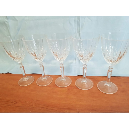 564 - Collection of 14 x Crystal Glasses inc; 5 x Red Wine Glasses, 5 x White Wine Glasses and 4 x Assorte... 