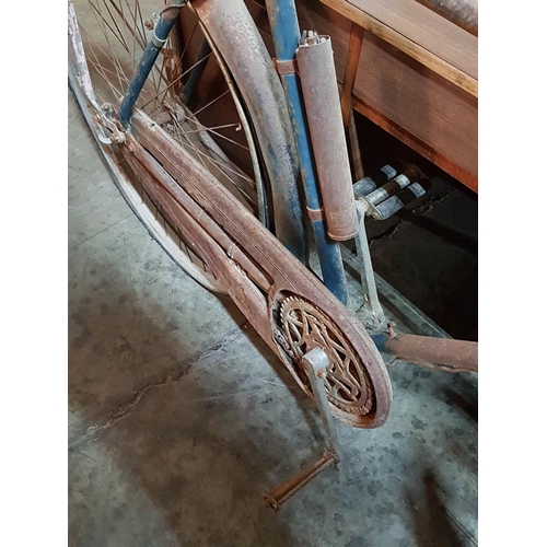 228 - Antique Men's Bicycle (Needs Renovation)