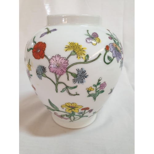 338 - Hand Painted Porcelain Chinese Vase in Floral Pattern (H:16cm)