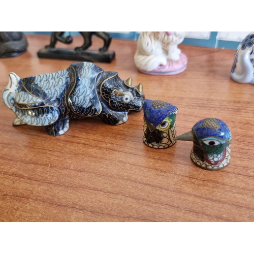 135 - Collection of 5 x 'The Curio Cabinet Cats Collection' Cat Ornaments by Franklin Mint, with Informati... 