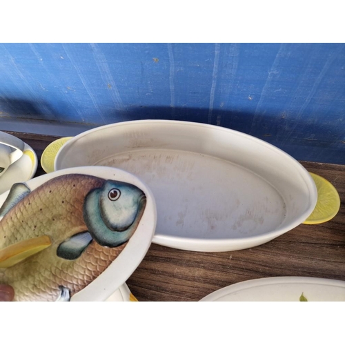 185 - Vintage / Mid-Century 'E Radford' Fish Tableware with Hand Painted Fish Design; Oven Dish with 6 x O... 