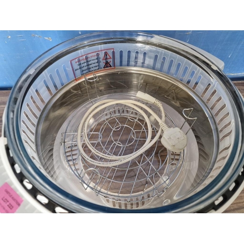 223 - Voshef Halogen Oven, (Model: 07/009)